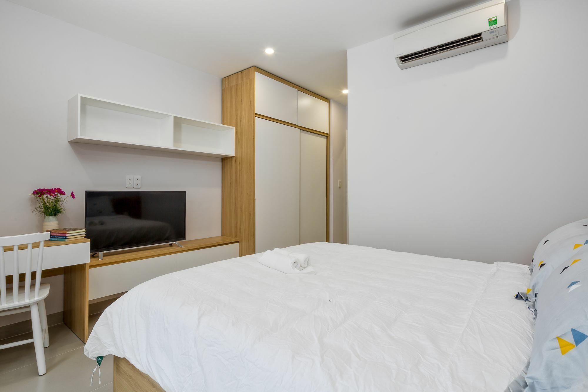 Vivian Villa & Apartment By My Khe Beach Da Nang Buitenkant foto